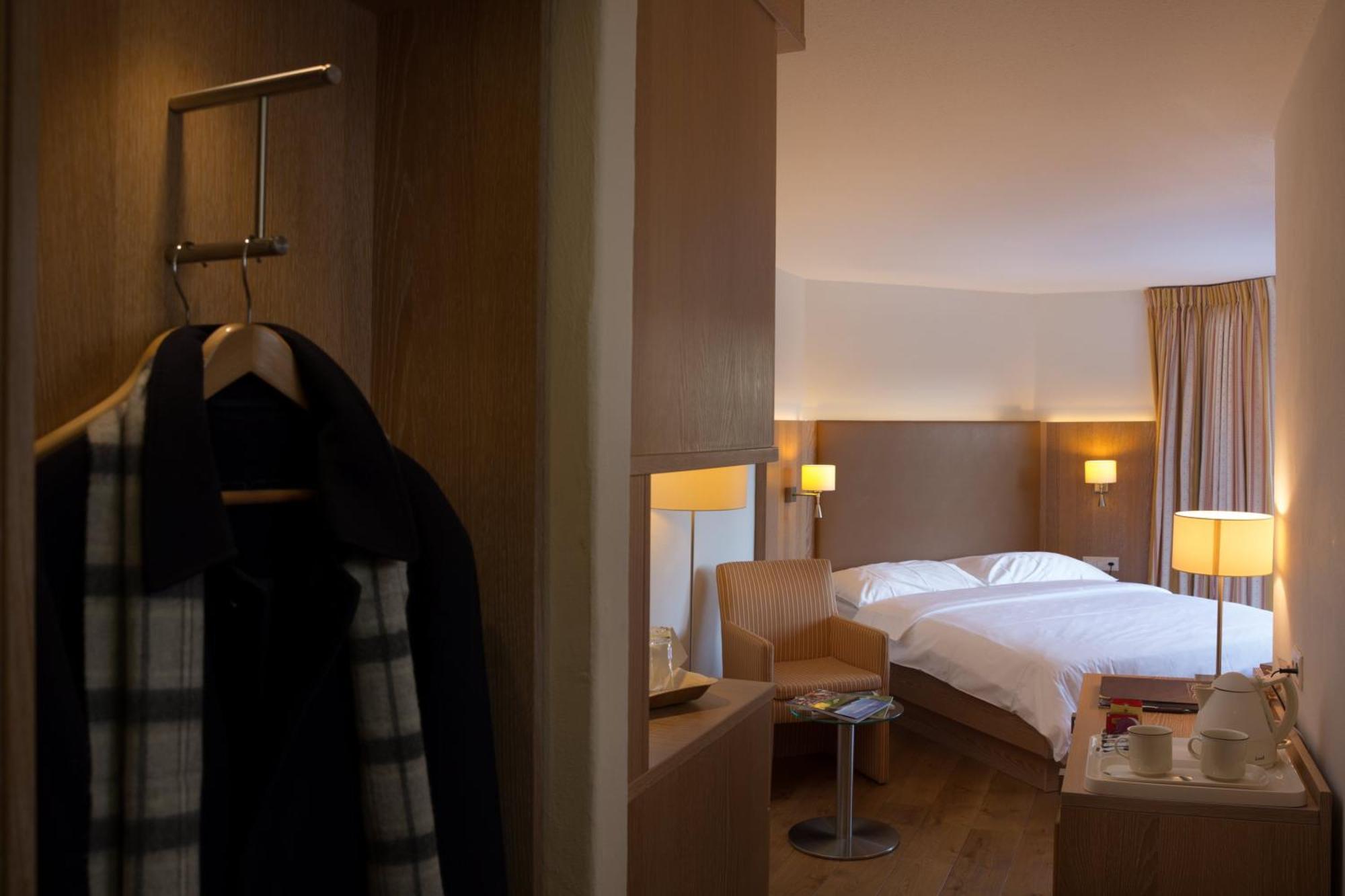 Hotel Helvetia Intergolf Crans-Montana Eksteriør billede